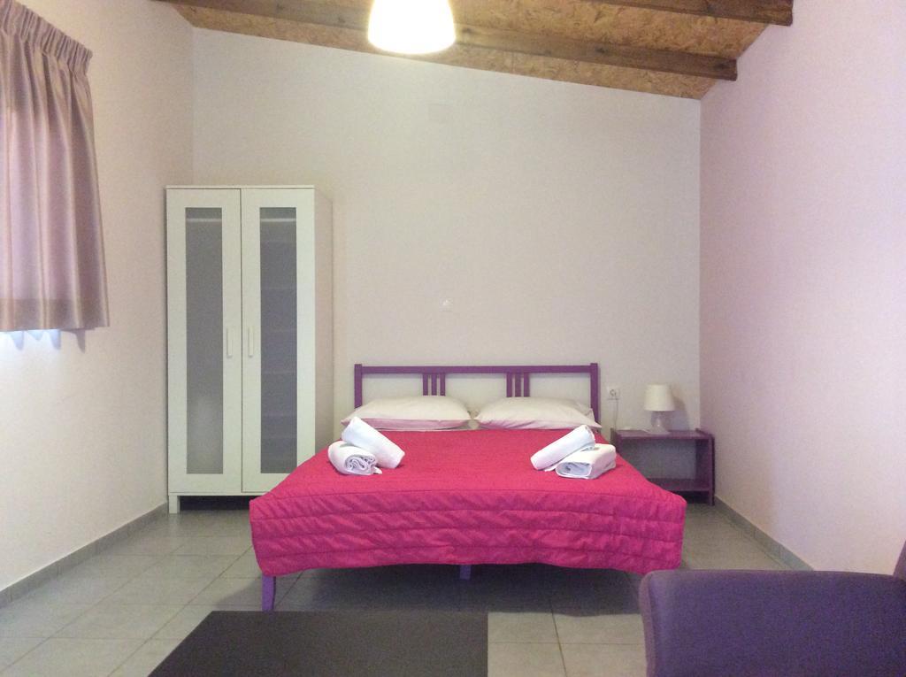 Alex'S Studio Apartman Karterósz Kültér fotó