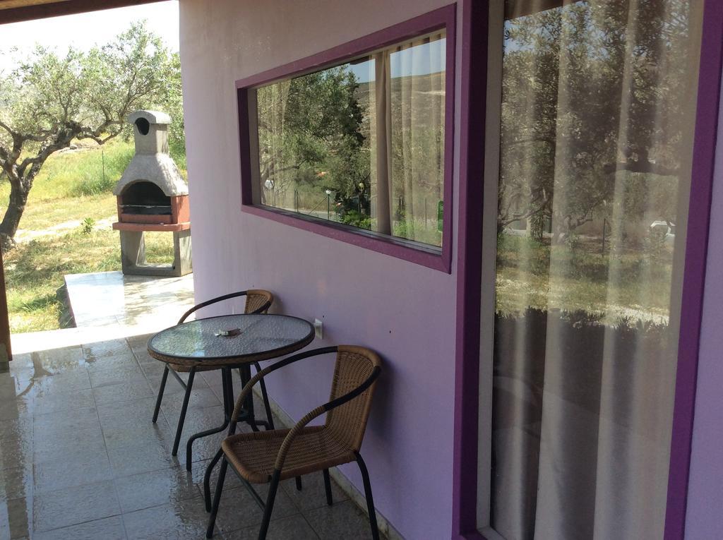Alex'S Studio Apartman Karterósz Kültér fotó